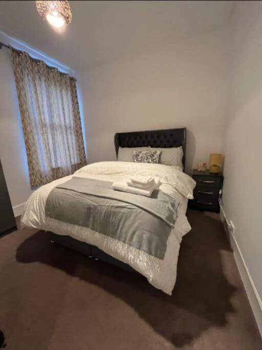 Two Bedroom Flat In London Bagian luar foto