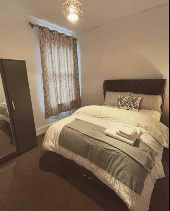 Two Bedroom Flat In London Bagian luar foto